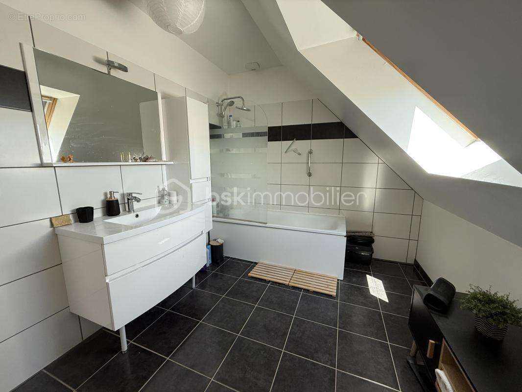 Maison individuelle 4 chambres dont une au rez-de-chaussée, garage et jardin - photo 6
