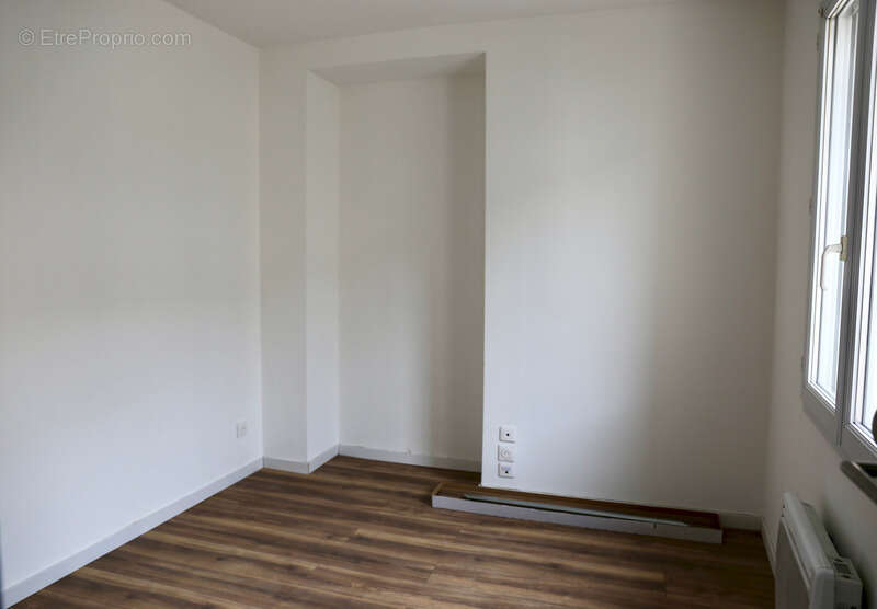 Appartement au premier étage à vendre 2 pièces REIMS (51), libre de toutes occupations ; - photo 8