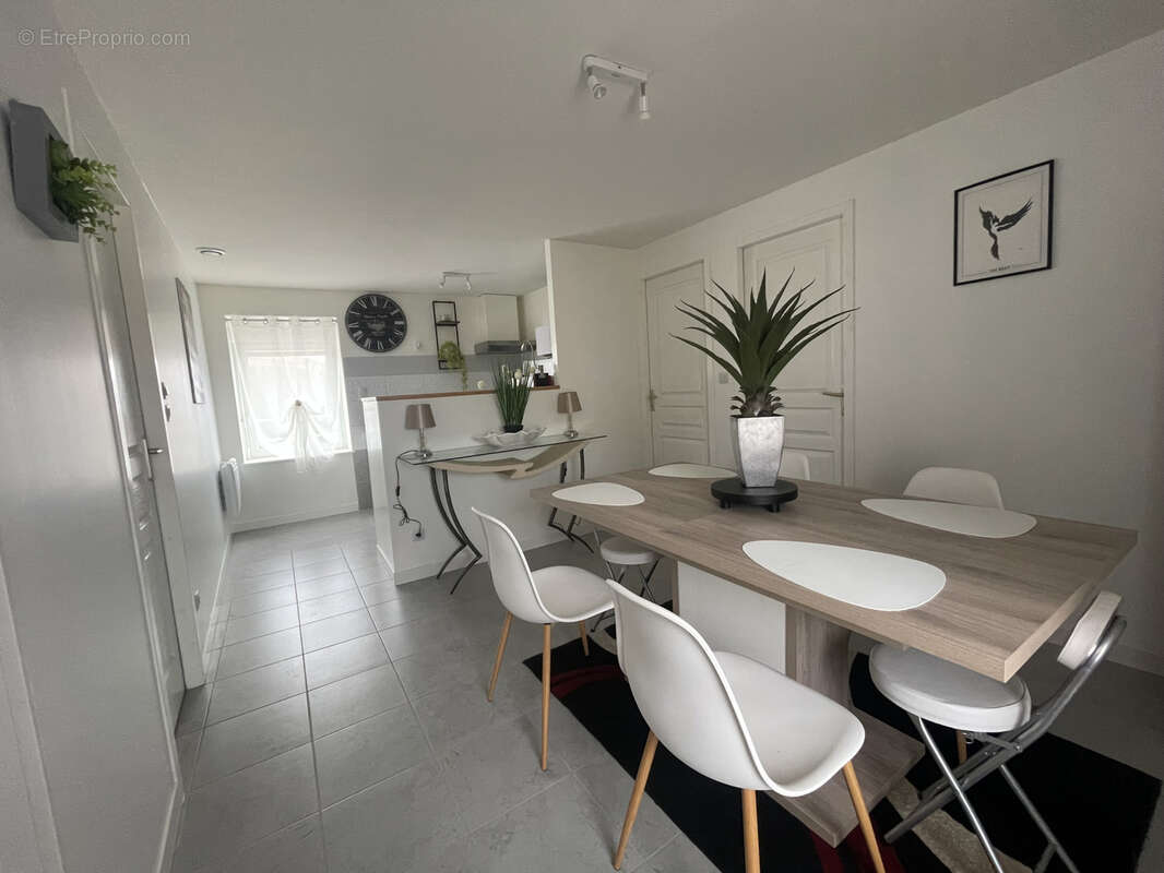 Appartement à SAINT-ROMAIN-LA-MOTTE