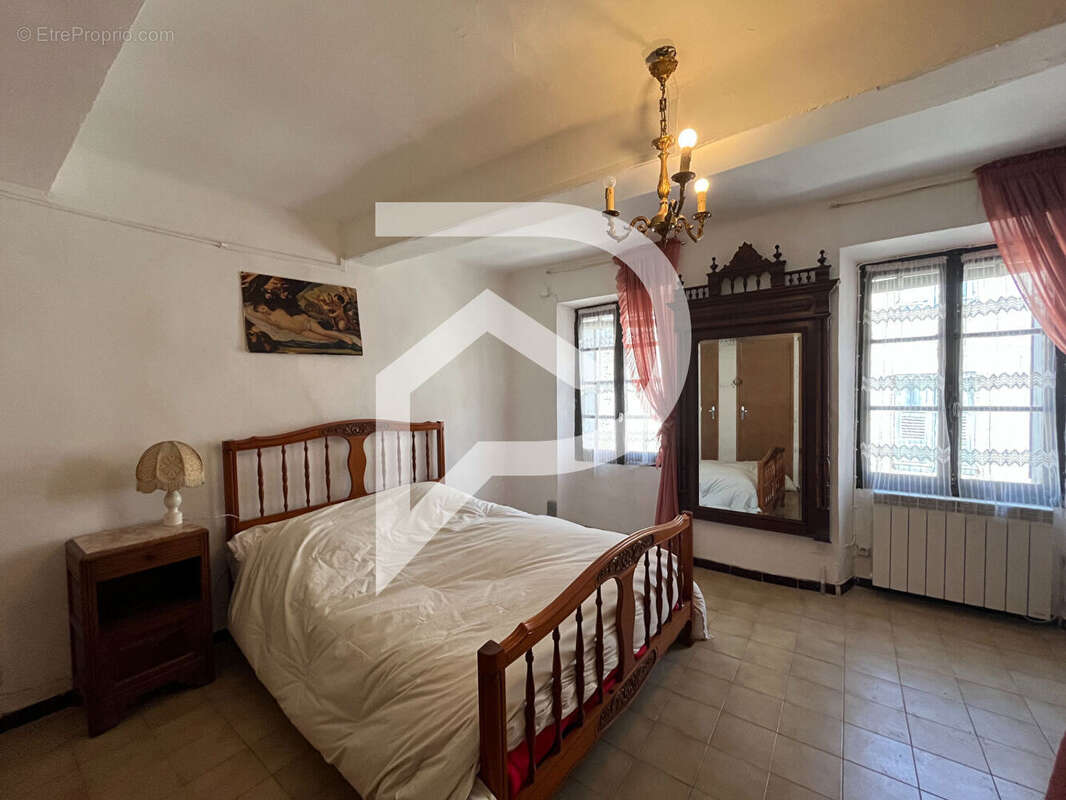 Maison à SAINT-MARTIN-DE-BROMES