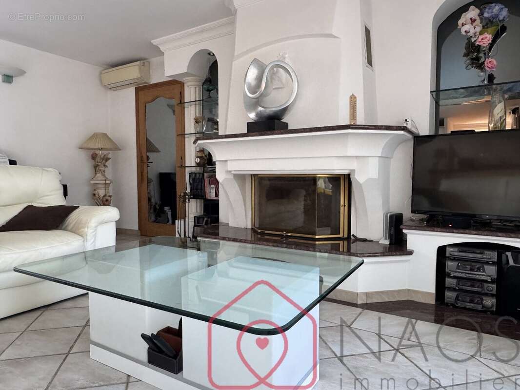 Maison à PUGET-SUR-ARGENS