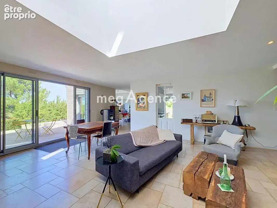 Maison de plain-pied – 148 m² – Grands volumes et vue sur le château - photo 3