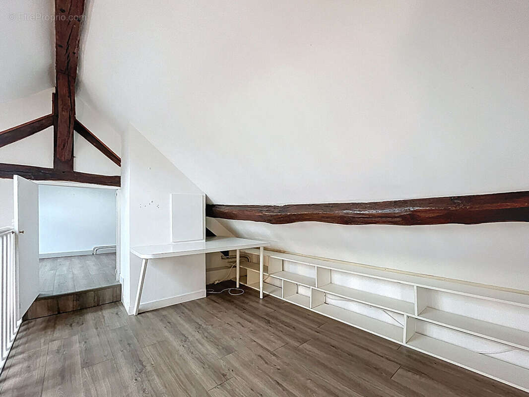 Appartement à NEAUPHLE-LE-CHATEAU