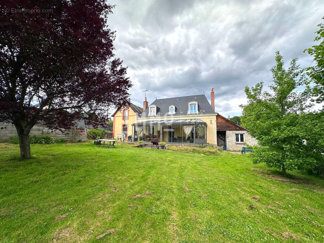 Maison à CHAHAIGNES