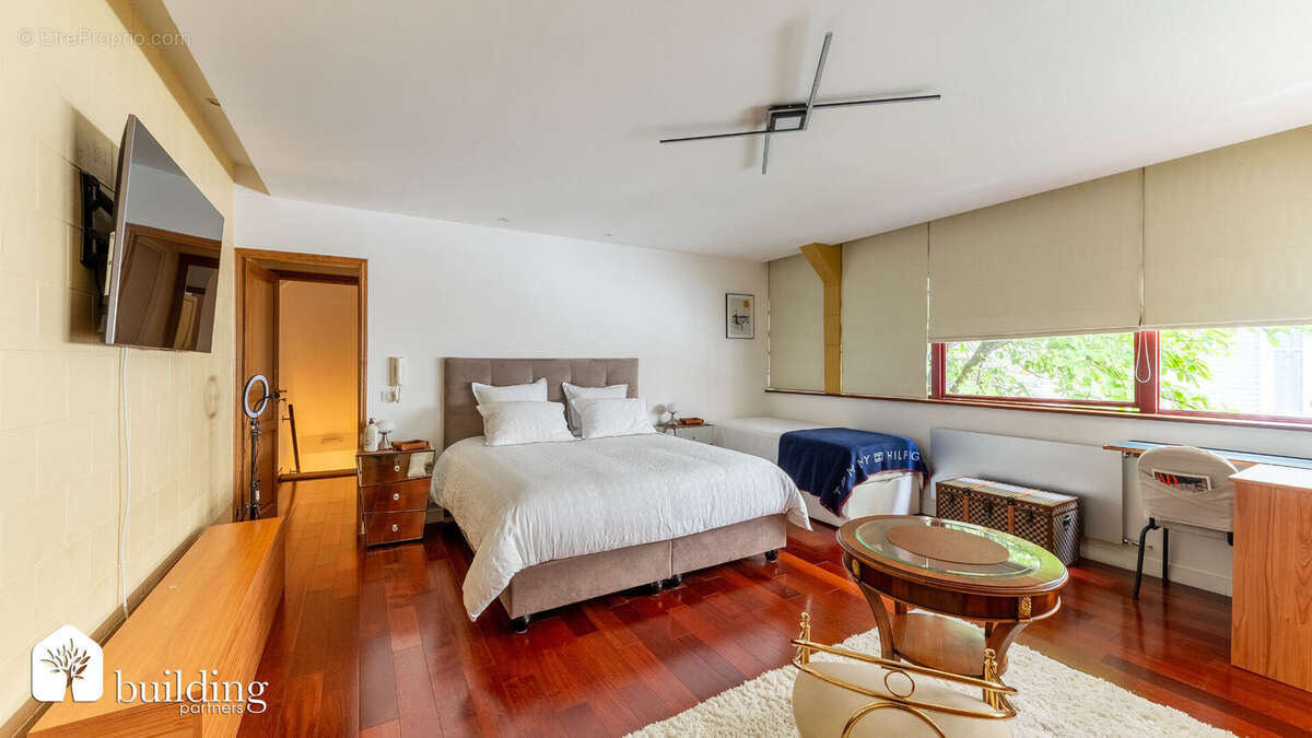 Maison à LEVALLOIS-PERRET