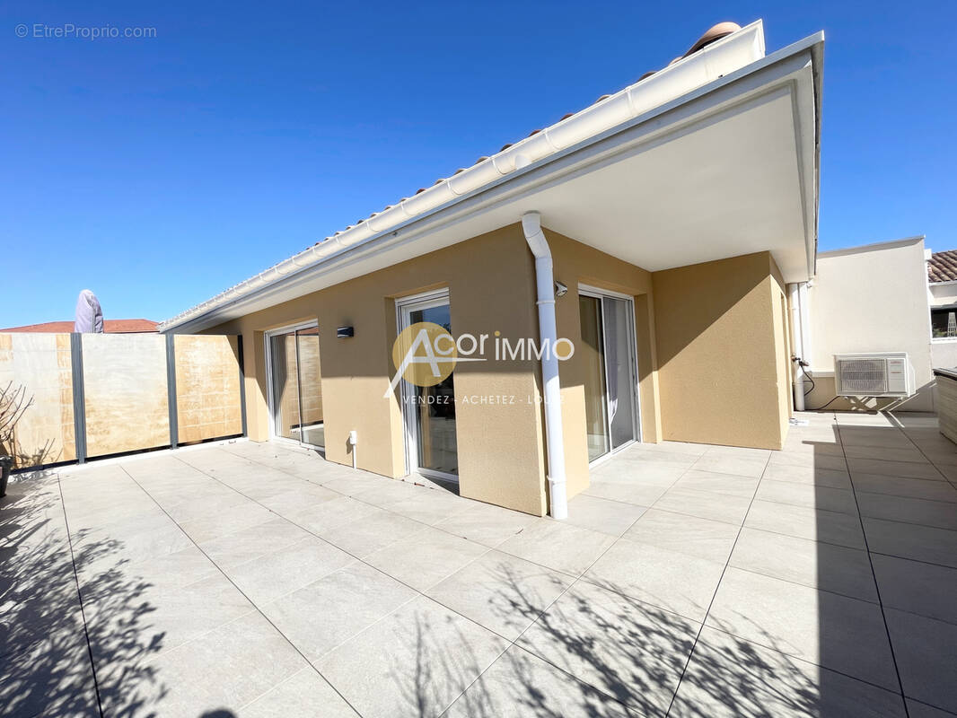 Appartement à HYERES
