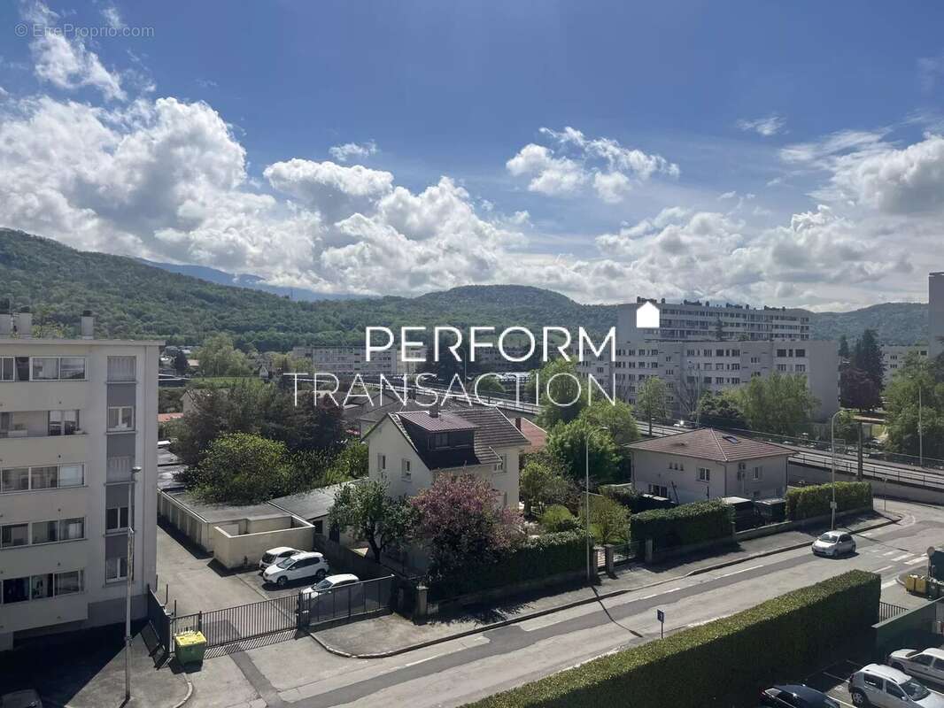 Appartement à SAINT-MARTIN-D&#039;HERES