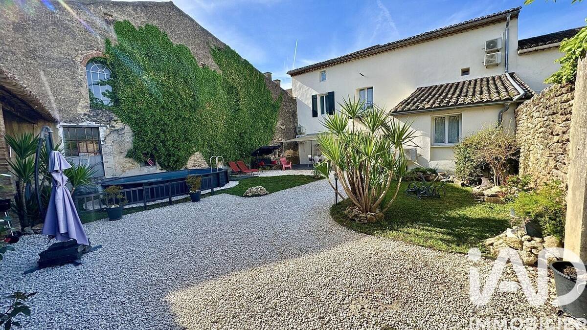 Photo 1 - Maison à SAINTE-CECILE-LES-VIGNES