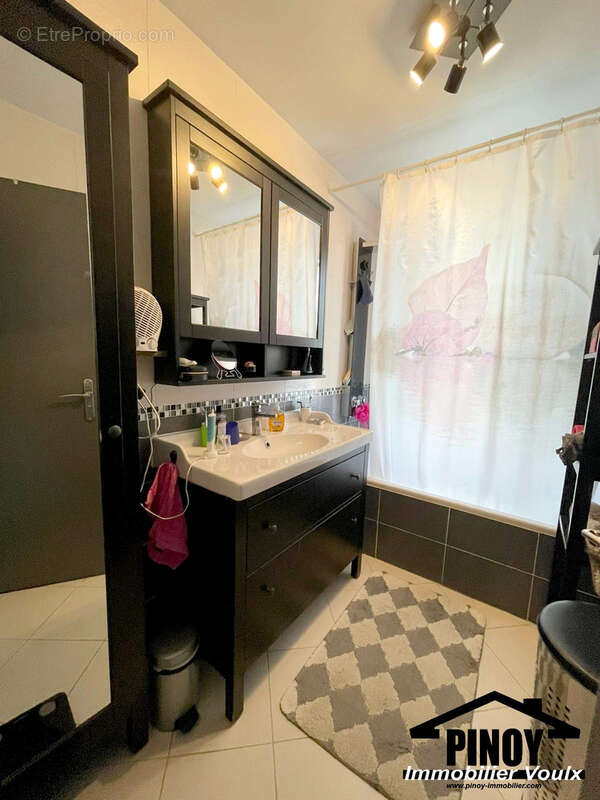 Maison à VILLETHIERRY