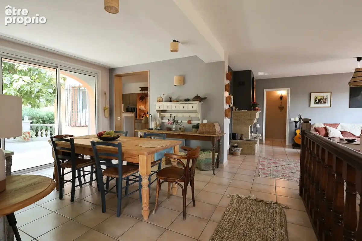 Villa d'exception de 146 m2 avec piscine, sous-sol de 105 m2 et terrain de 1780 m2 sans vis-a-vis - photo 5