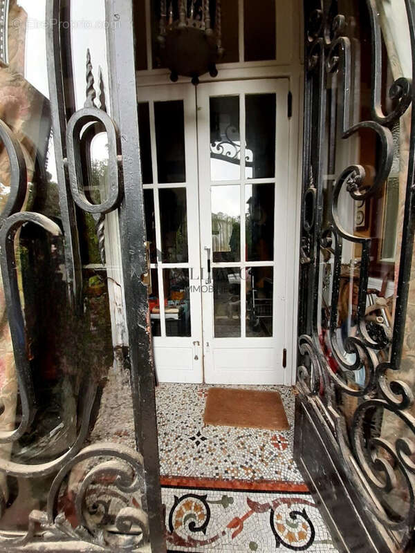 383 m² à Saint-Pierre-Aigle  - photo 2
