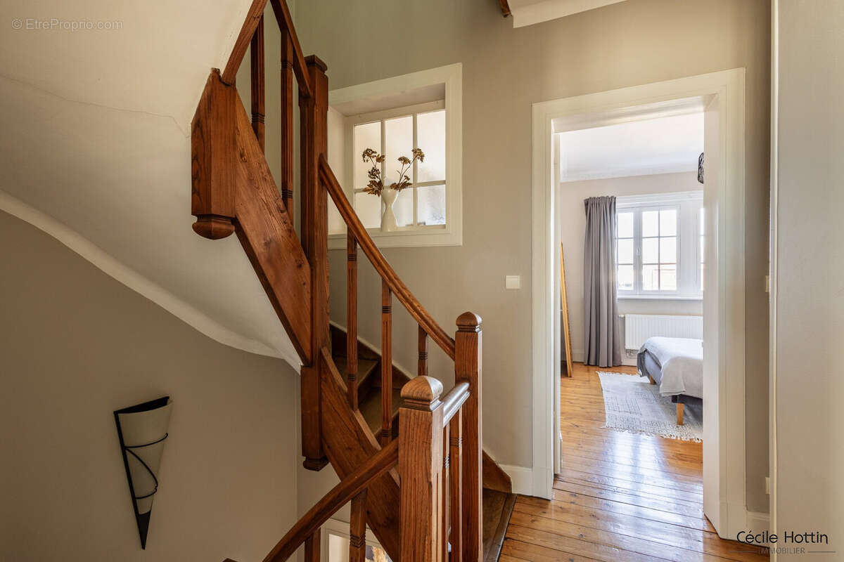 Maison à GONDECOURT