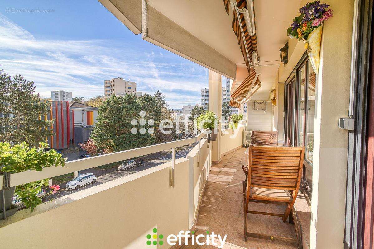 Appartement à LYON-9E