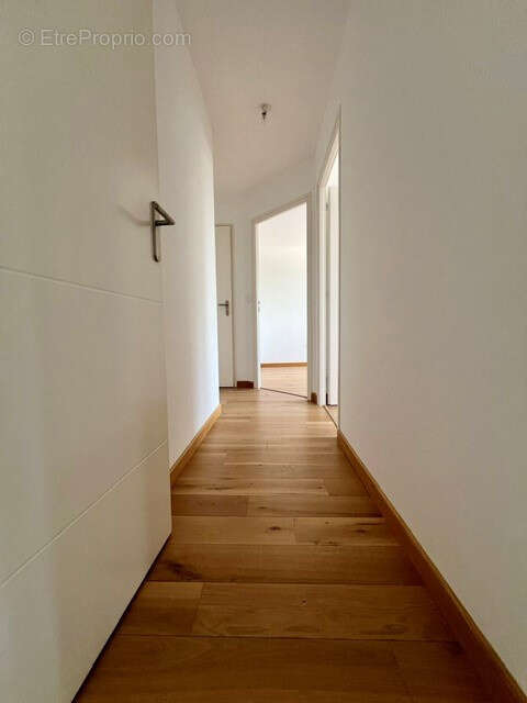 À deux pas du Boulingrin   T3 de 74 m2 avec loggia au sein de la résidence 1787 - photo 4