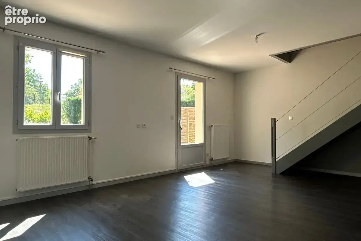 Belle opportunité à Toucy : Charmante maison T5 avec jardin, terrasse et garage ! - photo 7