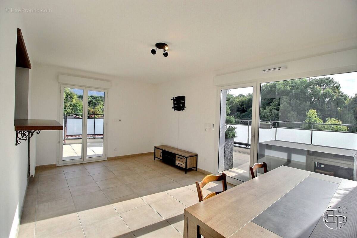 Appartement à SAINT-JULIEN-EN-GENEVOIS