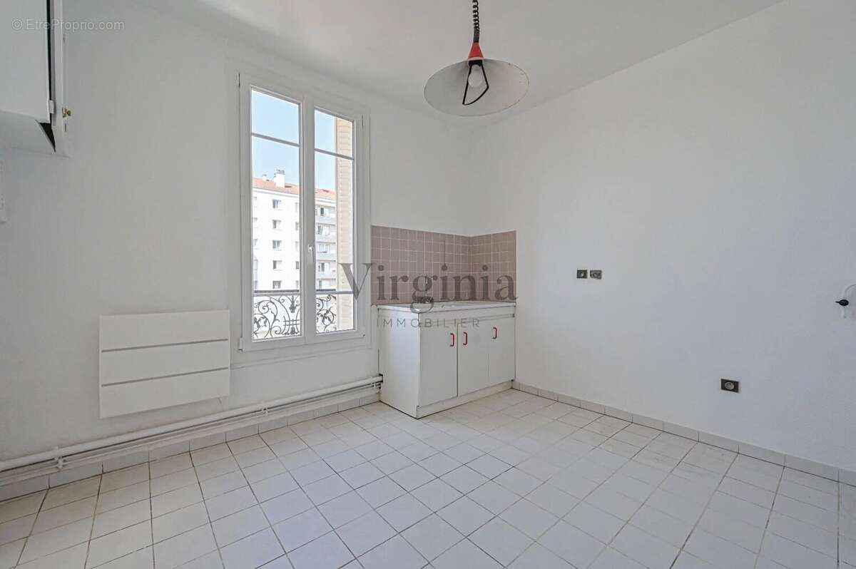 Appartement à CHARENTON-LE-PONT