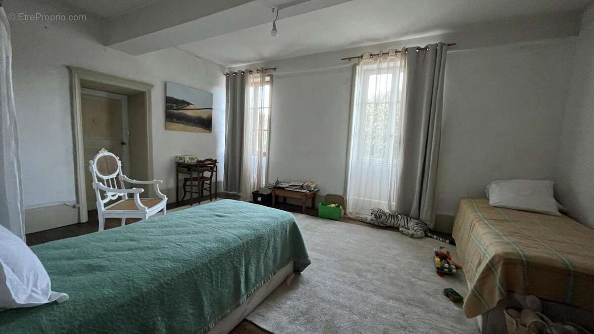 Maison à LUCENAY-L&#039;EVEQUE