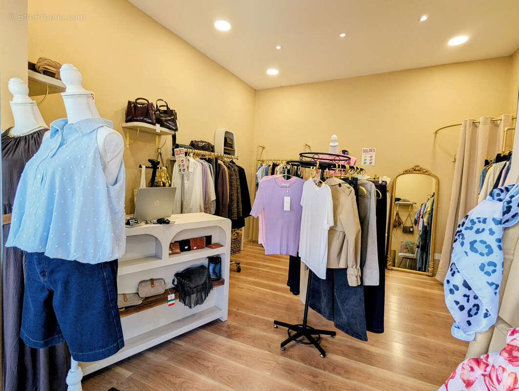 Commerce à LAMALOU-LES-BAINS
