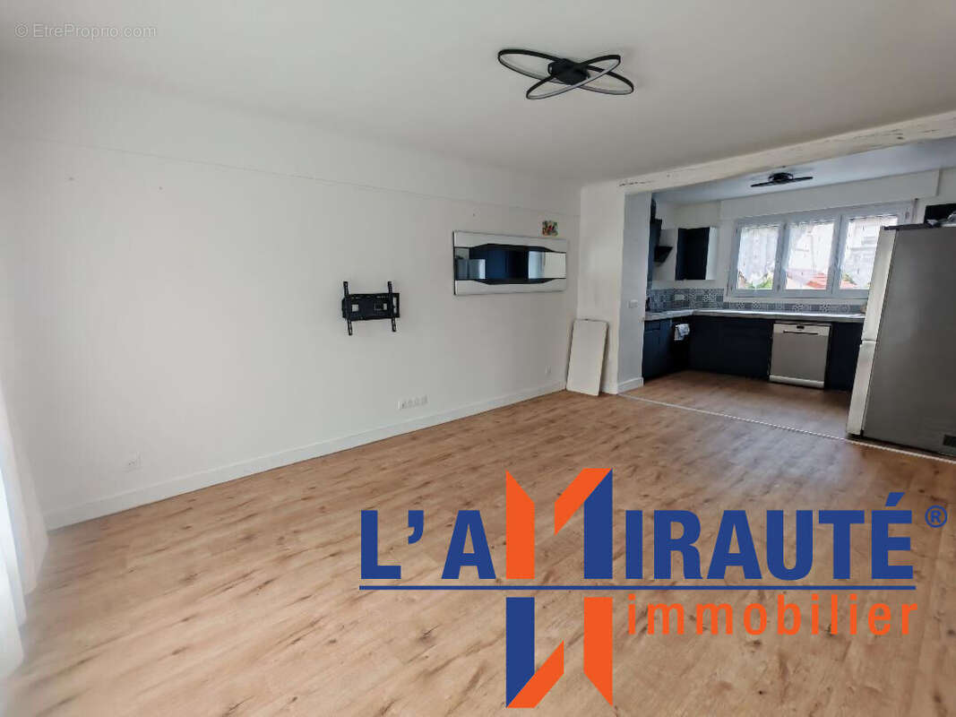 Appartement à SARTROUVILLE