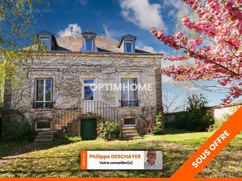 Maison à SAINT-SULPICE-LES-FEUILLES