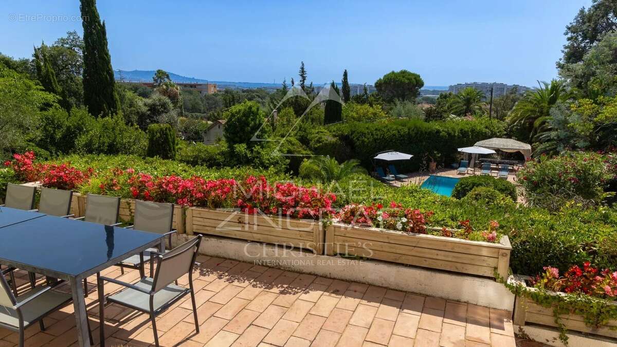 Proche Cannes - Villa Belle époque - Vue mer - Mandelieu la Napoule. - photo 5