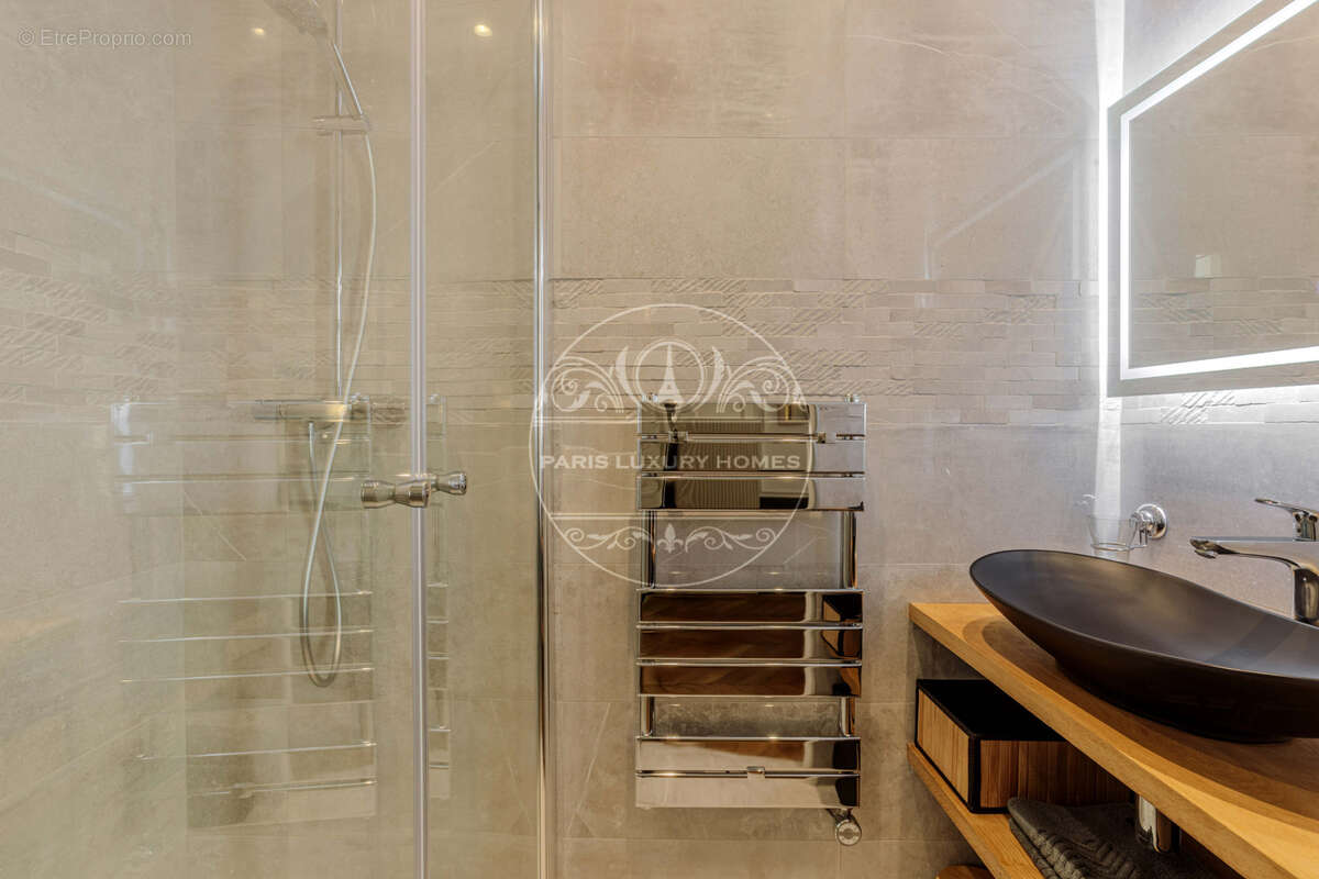 Appartement à PARIS-6E