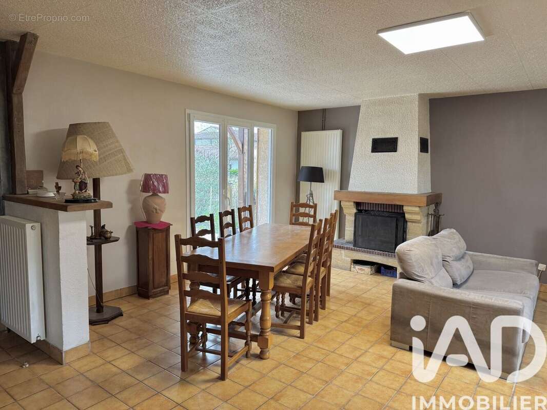 Photo 4 - Maison à REPLONGES