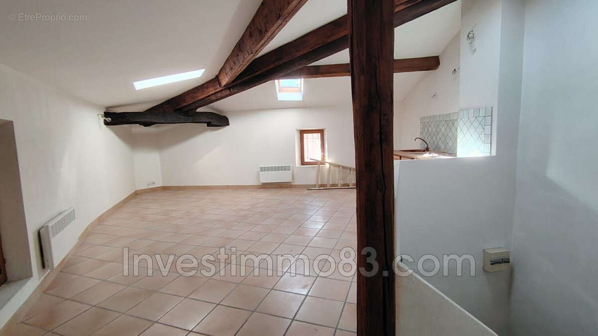 Appartement à CUERS