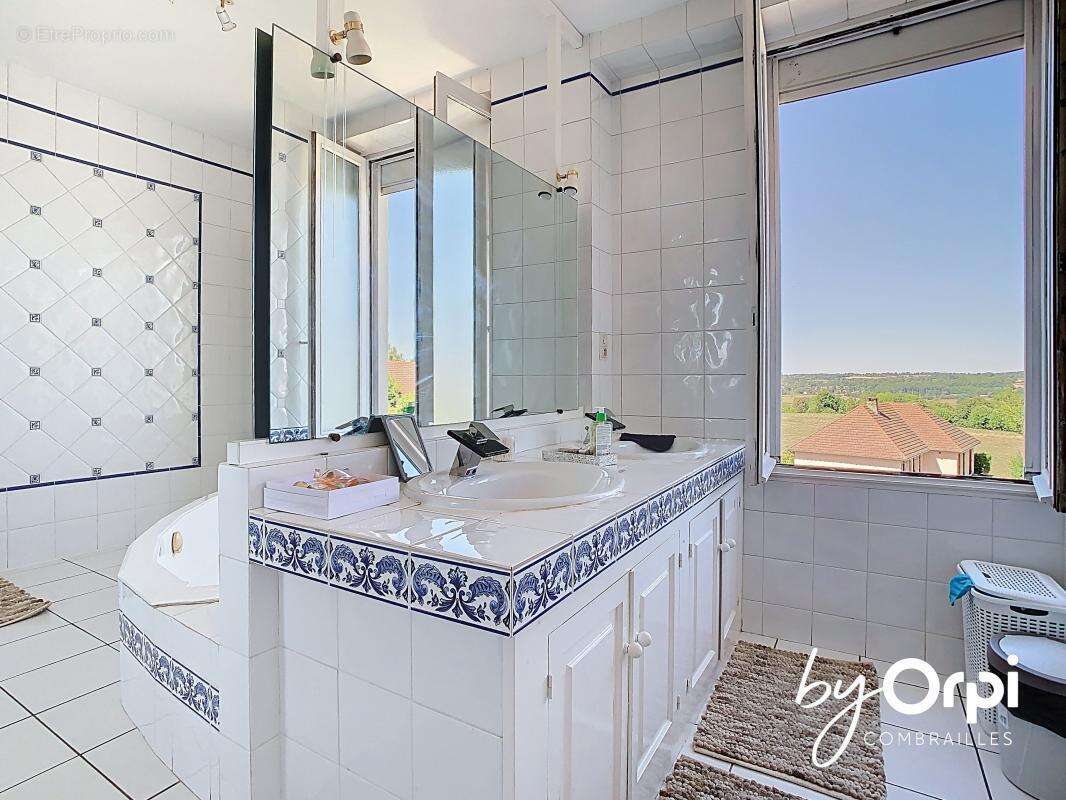 Maison à MARCILLAT-EN-COMBRAILLE