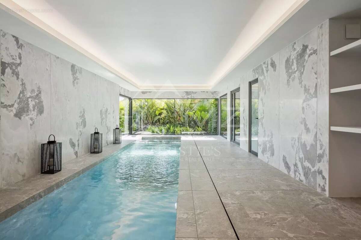 Maison à LES ISSAMBRES