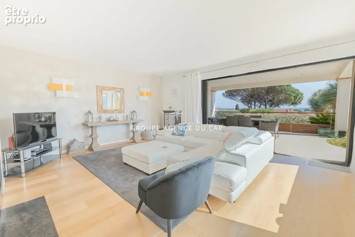 Villa de 185m2 avec vue mer à 250 mètres des plages des Issambres - photo 6