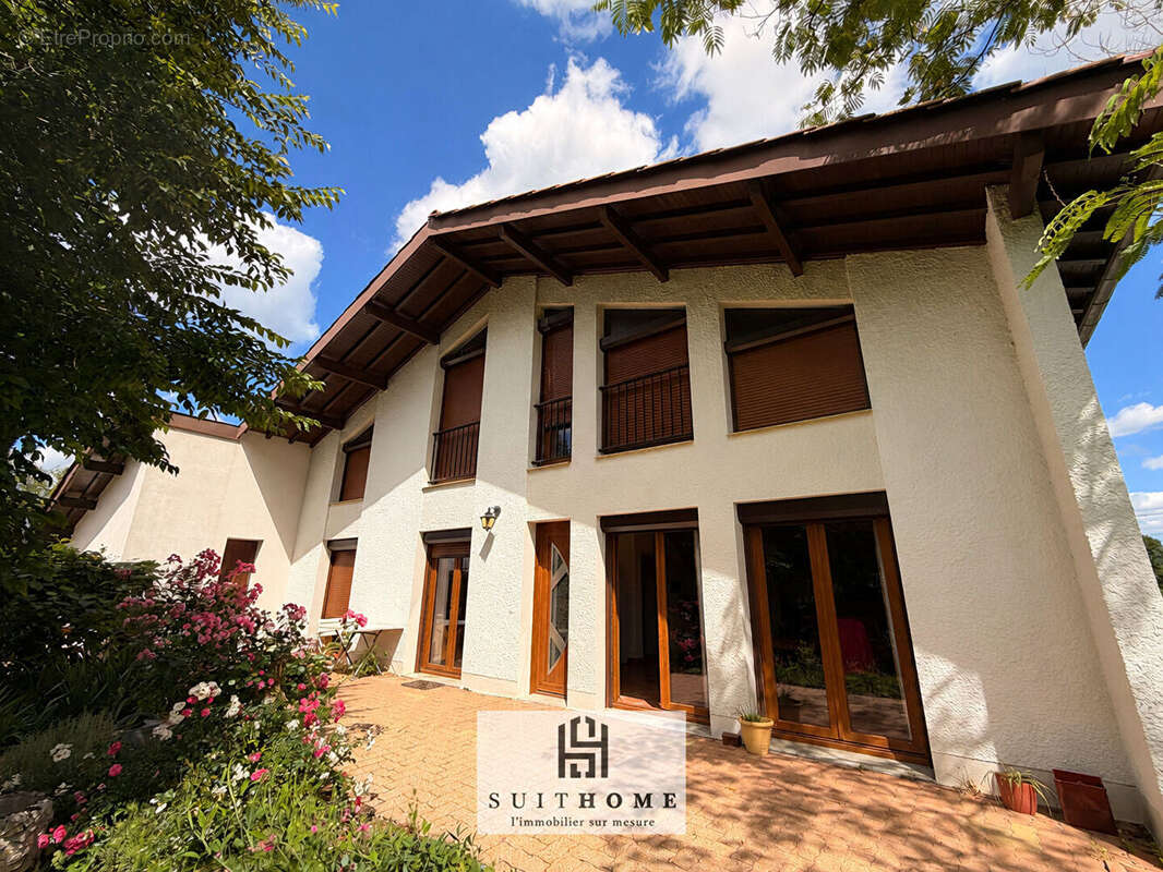 Maison avec grand terrain plat de 2000 m2 - photo 2