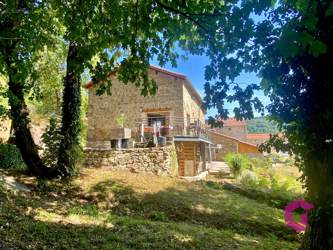 Au coeur du Pilat, propriété d'exception en Pierre rénovée à neuf (2021) - vue panoramique & nature. Coup de c - photo 2