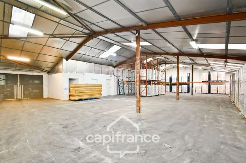 Commerce à VIRAZEIL