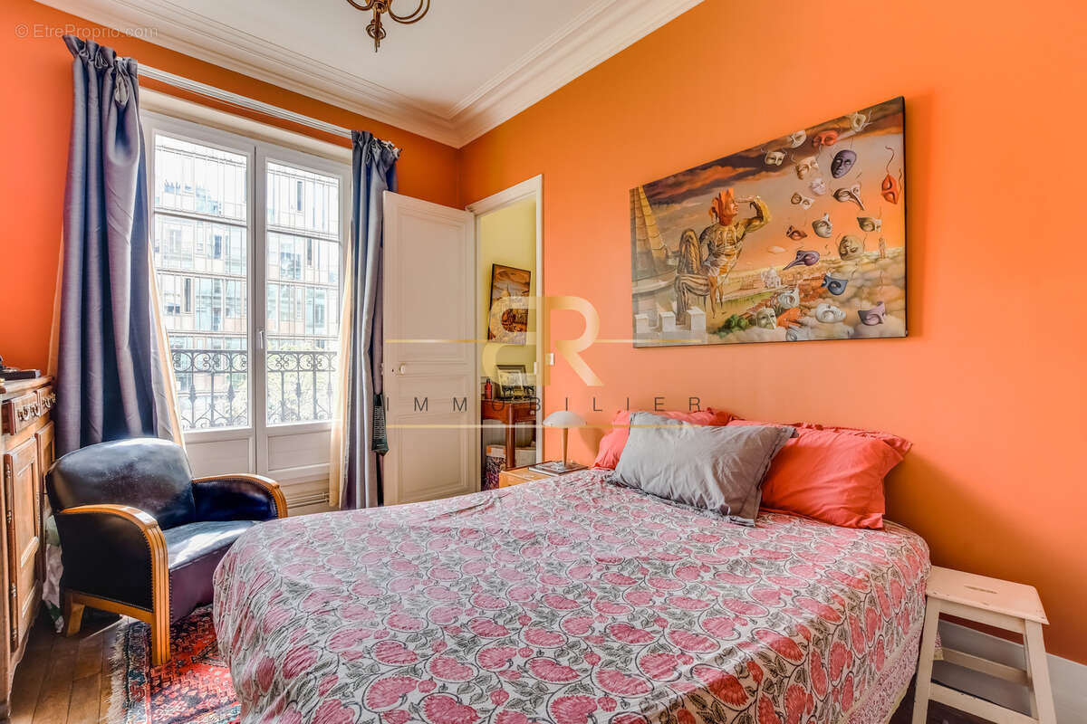 Appartement à PARIS-17E