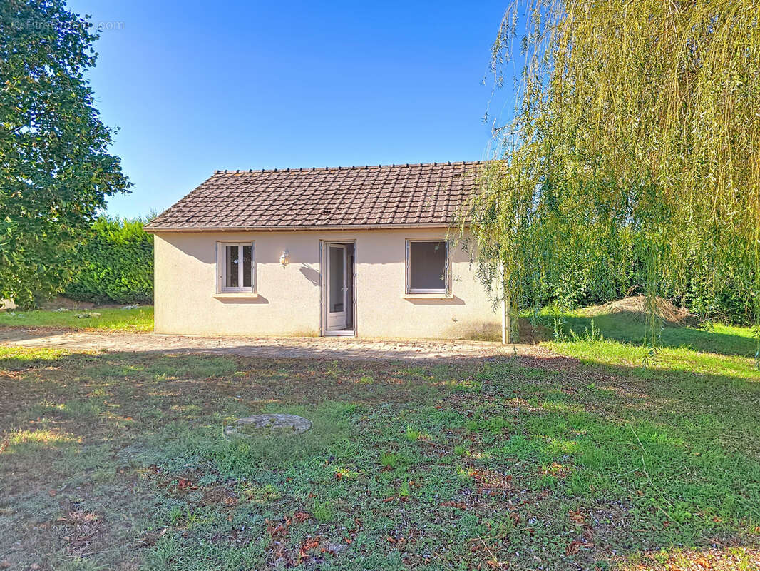 Propriété agricole avec maisons, dépendances, prairies et terres agricoles   Cher (18), proche Champagne berrichonne - photo 4