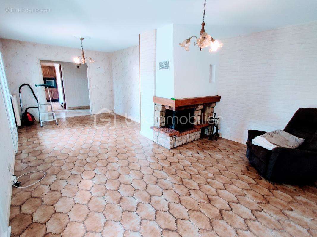 Maison à VOUNEUIL-SOUS-BIARD