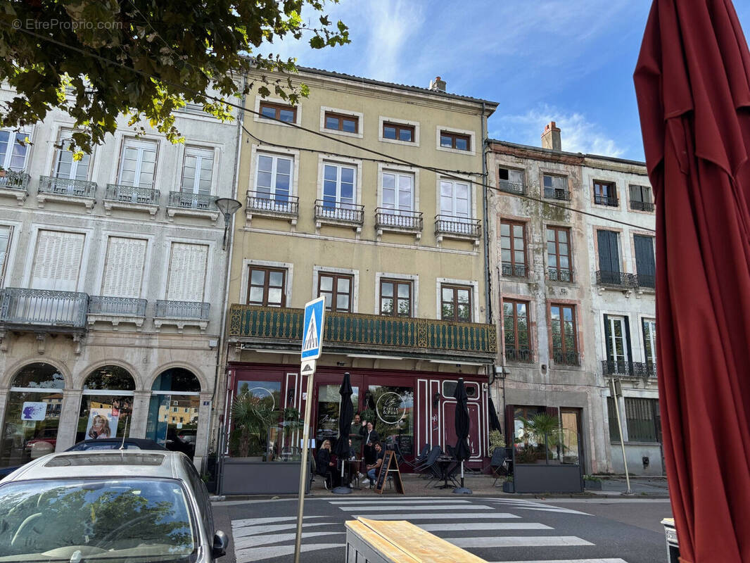 Photo 1 - Commerce à TOURNUS