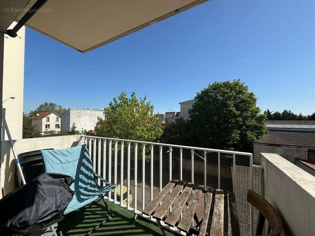 Appartement à LES PAVILLONS-SOUS-BOIS