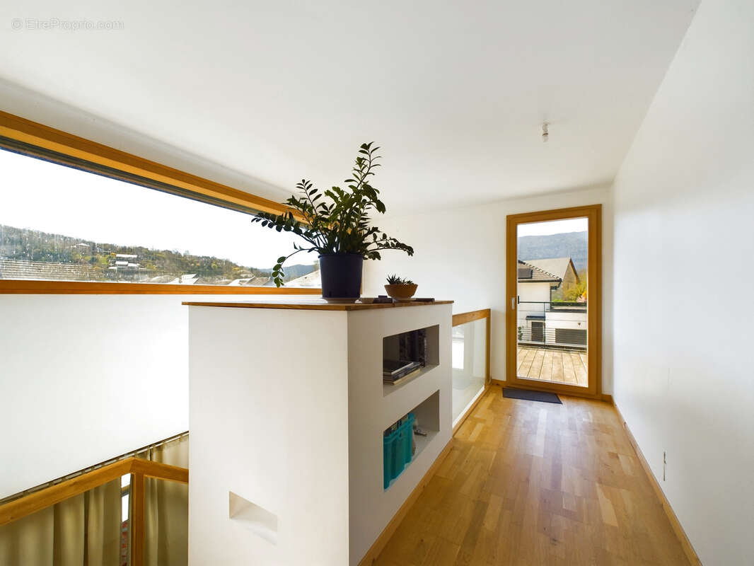 Maison à VIVIERS-DU-LAC