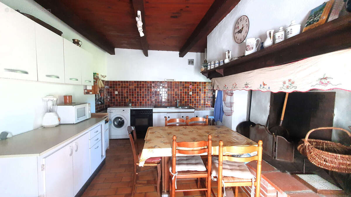 Maison en pierre avec jardin Calme, charme et beau potentiel d'aménagement - photo 4