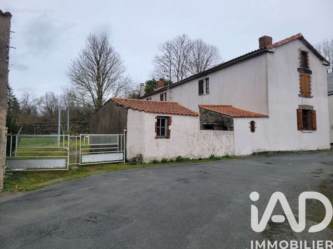 Maison 99 m² à Reaumur  - photo 3