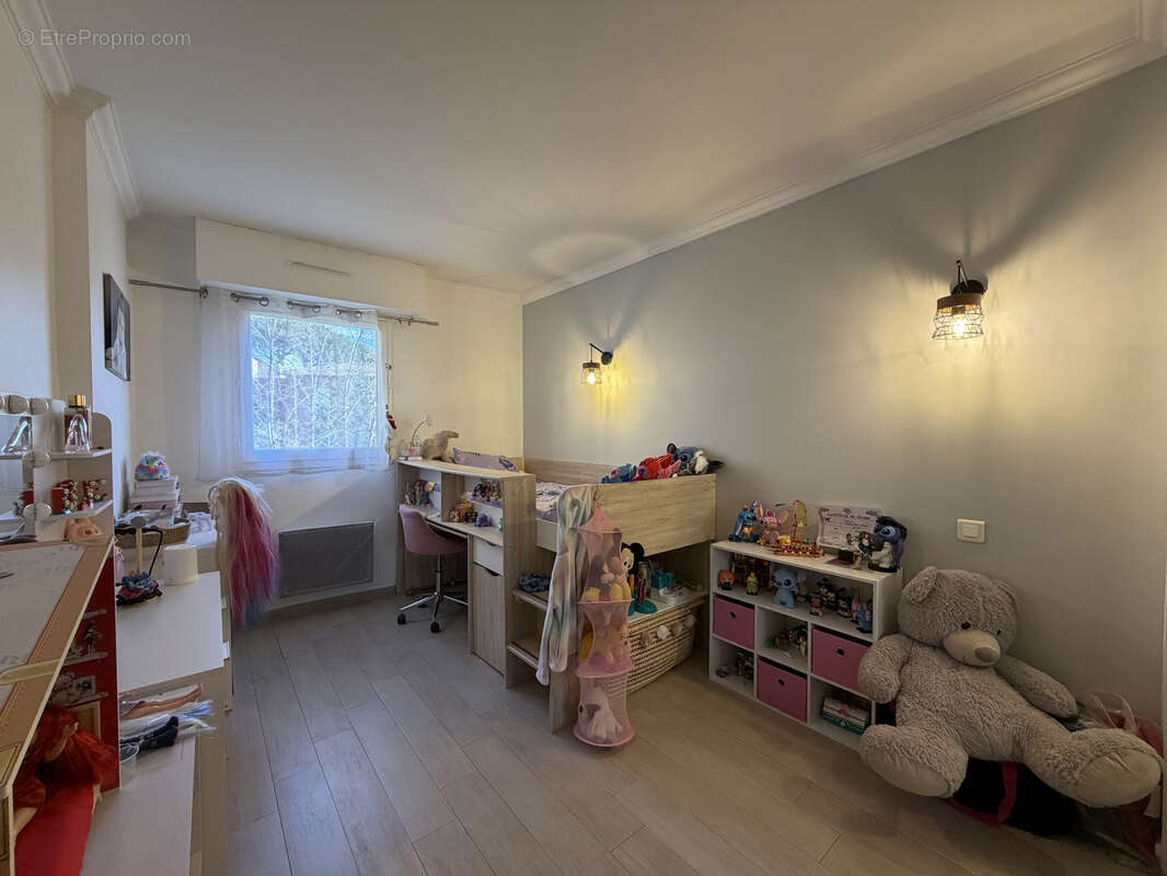 Appartement à CARROS