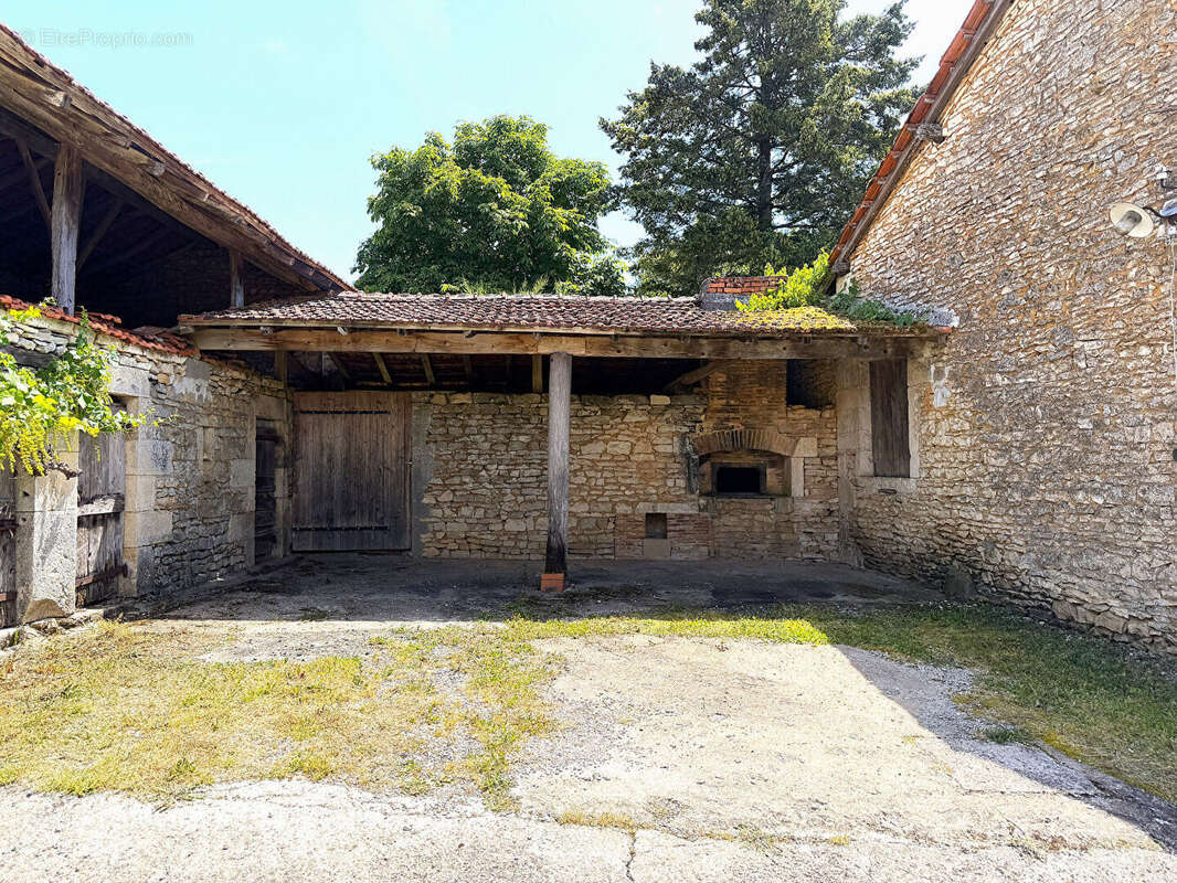 Maison de 83m² habitables avec 2 chambres, dépendances et jardin de 1393m² - photo 8
