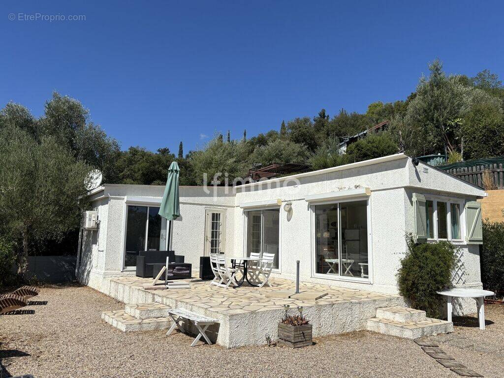 Maison à LE MUY