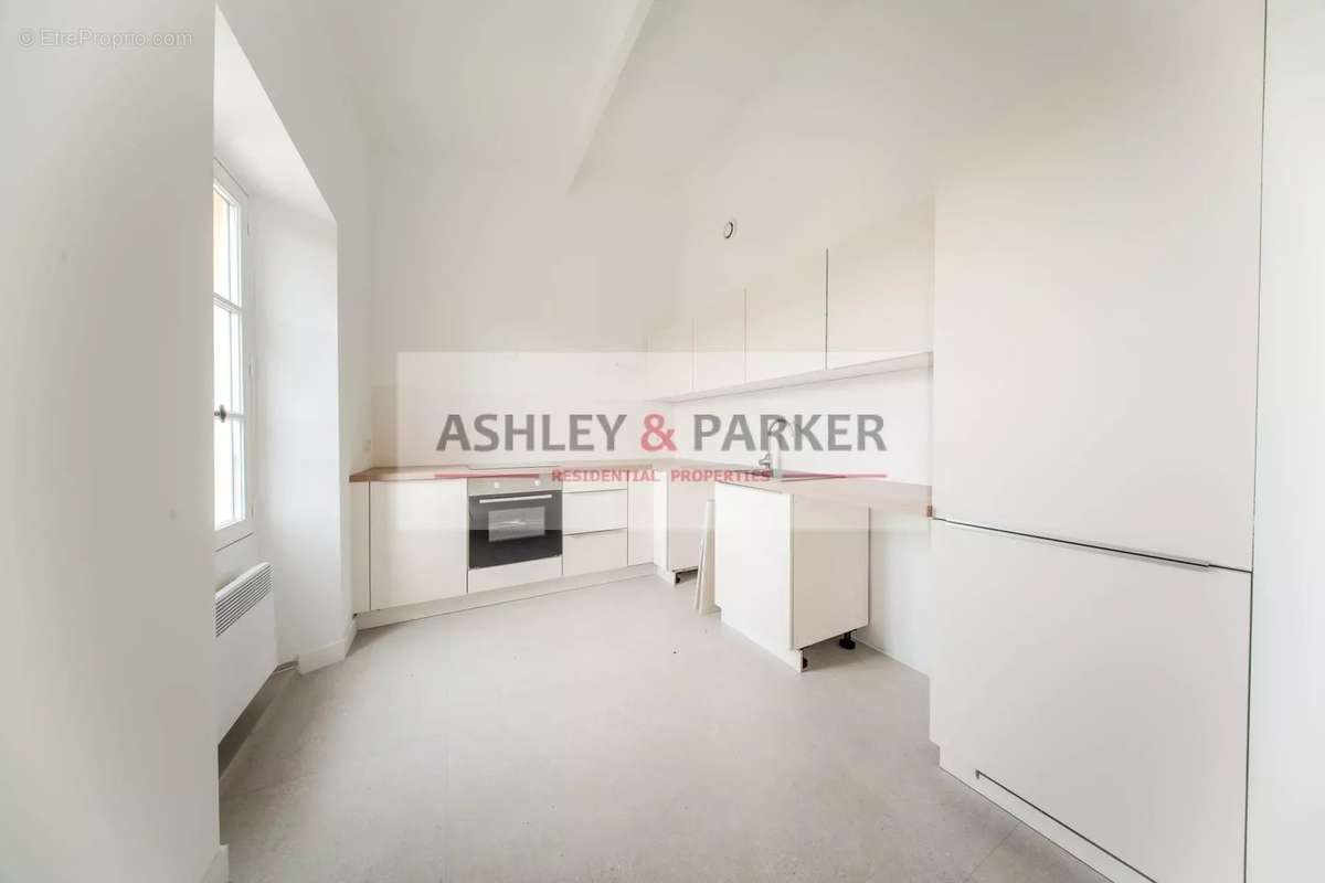 Appartement à LA COLLE-SUR-LOUP