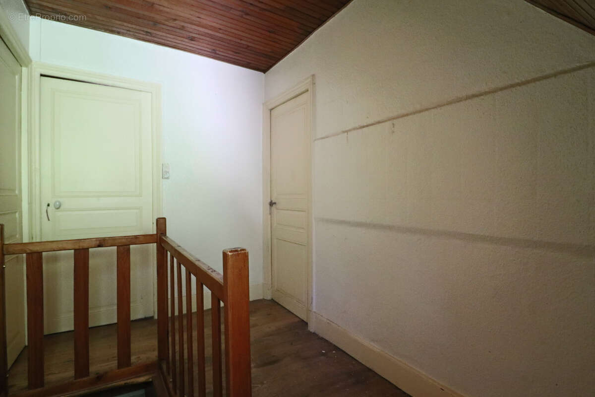 Maison à SAINT-SAUVES-D&#039;AUVERGNE