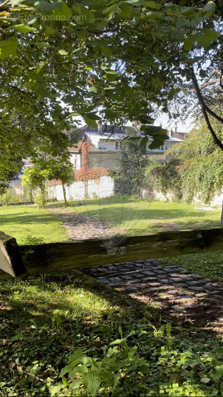 Terrain à MAGNY-EN-VEXIN