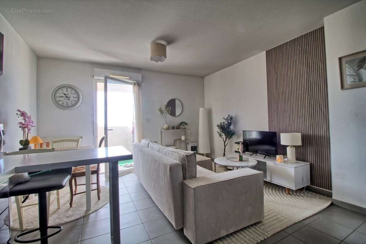 Appartement à MARSEILLE-3E